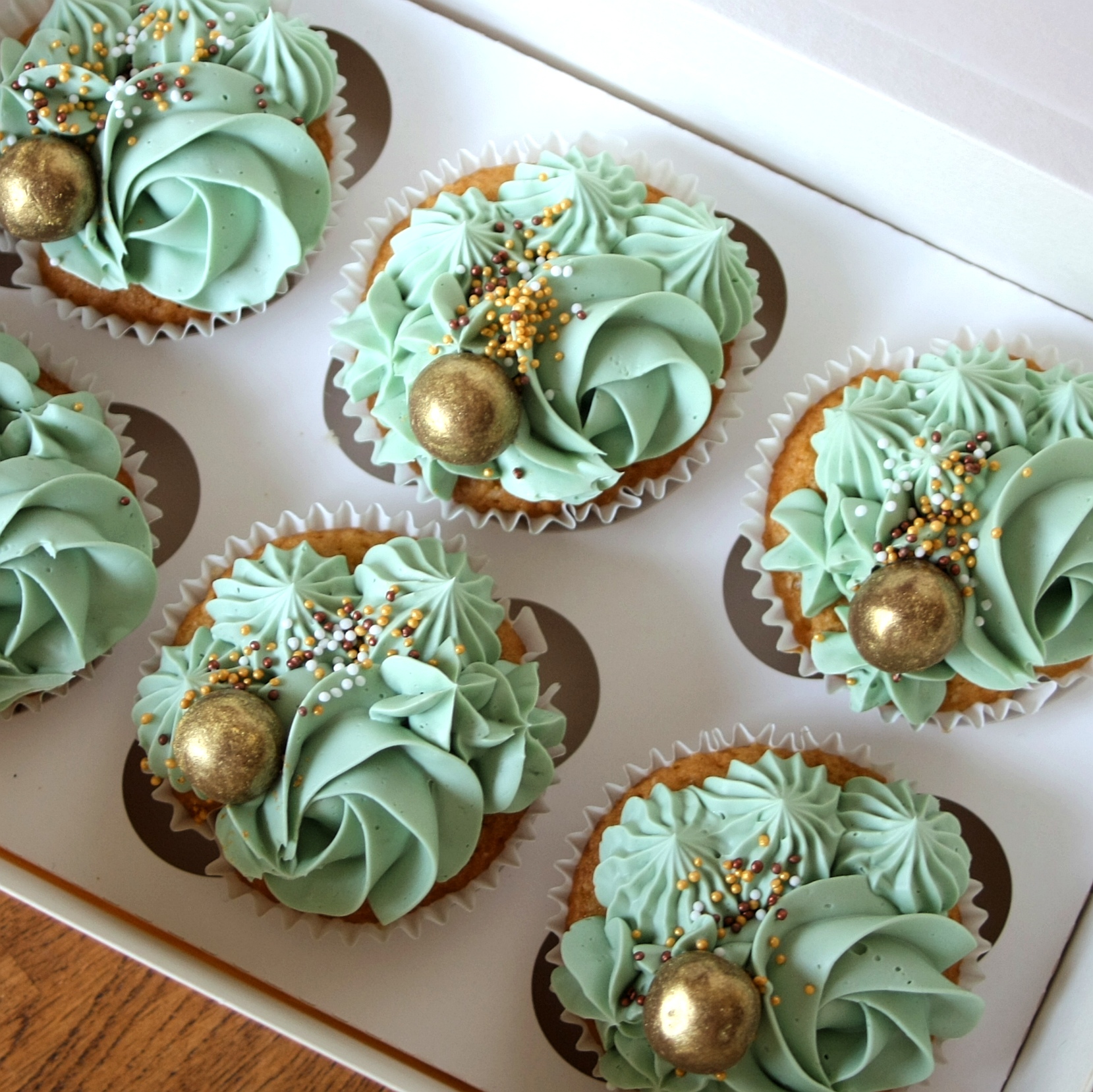 cupcakes verjaardag dripcake eindhoven bestellen homemade genderreveal